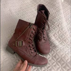 Combat boots